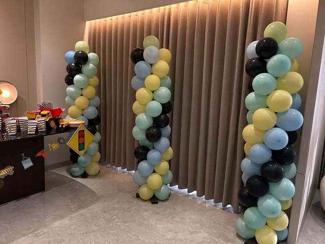 Memorable birthday celebration décor with themed props and colours